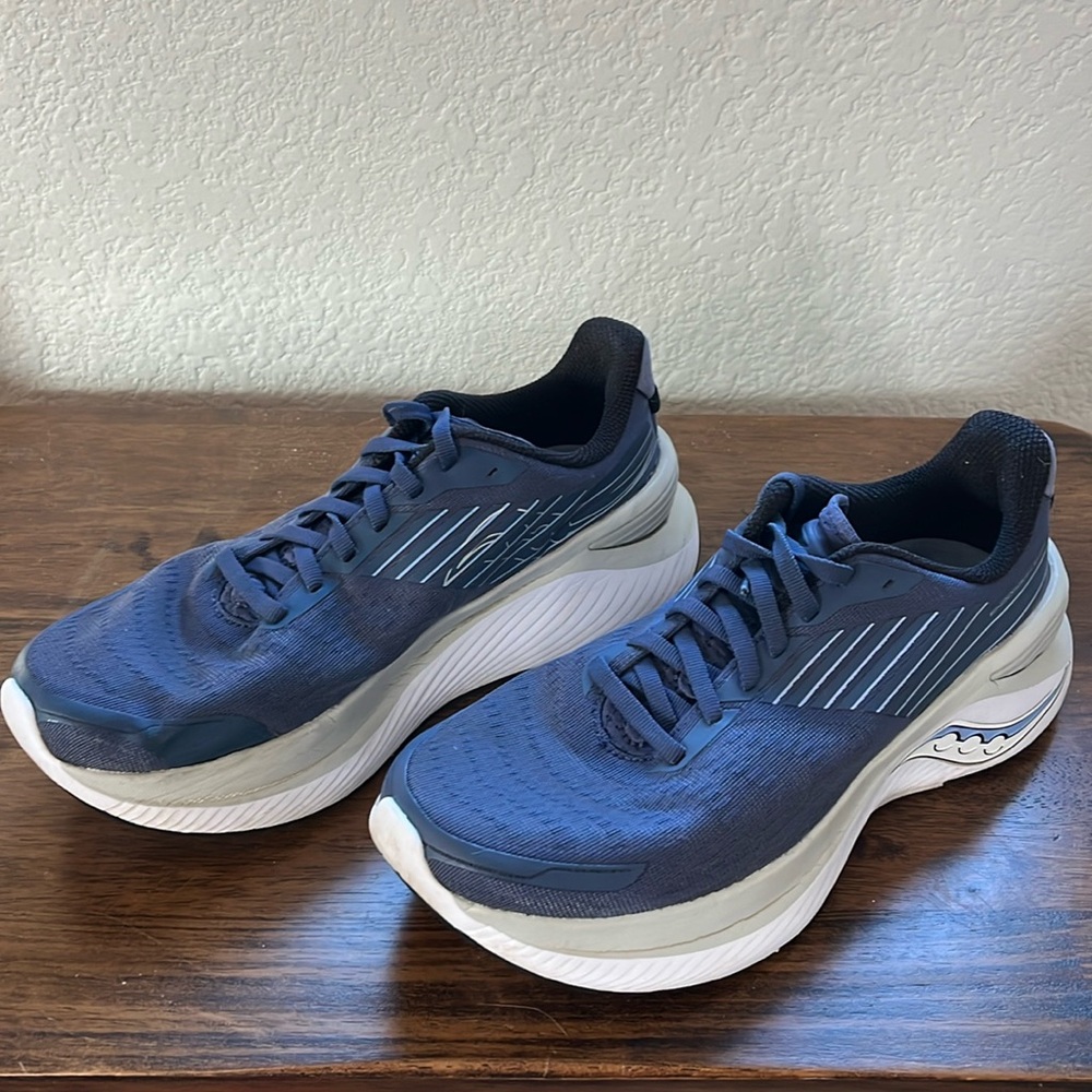 Saucony Women's Endorphin Shift 3, Women’s 8.5